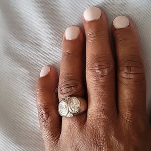 Vintage sterling silver ring with cubic zirconia in size 5.5